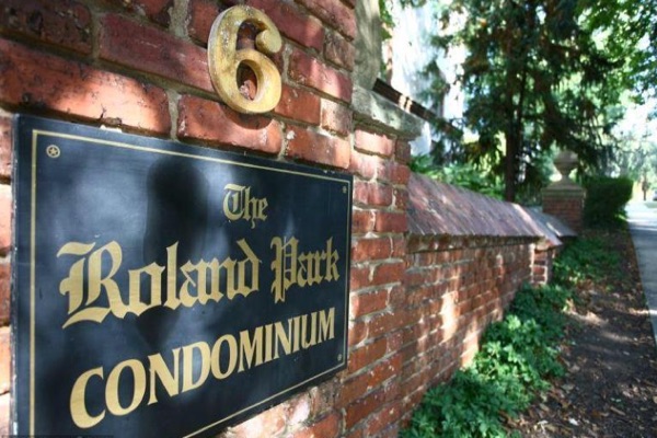 Roland Park Condominiums